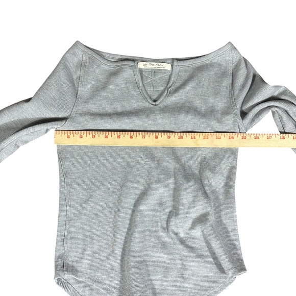 Free People We The Free Thermal Top Women's M Heather Gray Combo Cozy Craft Cuff - Picture 6 of 9
